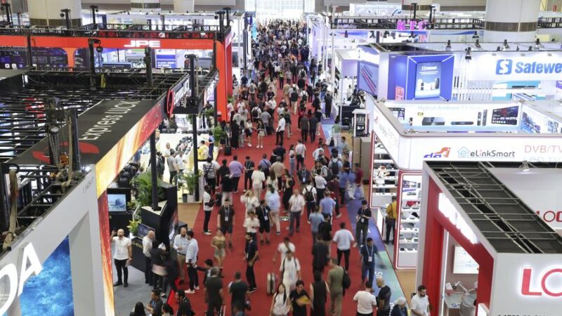 Feira de Cantão começa no sul da China com número recorde de expositores e compradores