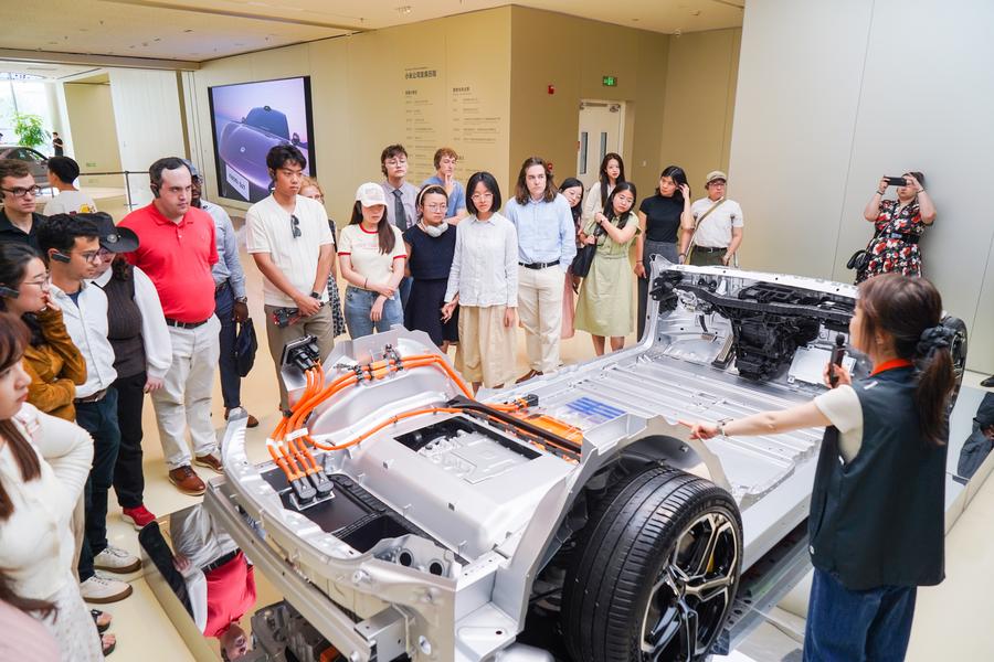 Comentário da Xinhua: EUA devem trabalhar com a China para garantir progresso constante nos laços bilaterais