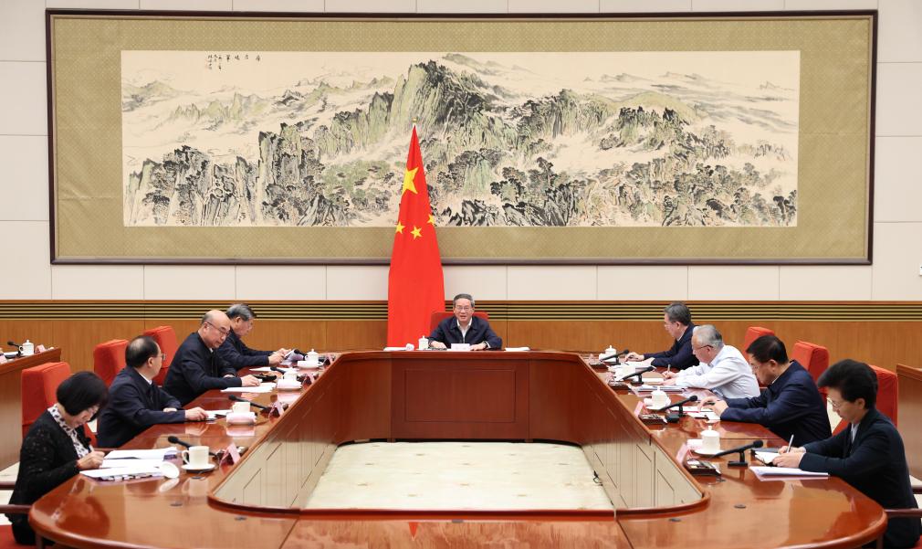 Premiê chinês pede reforma no trabalho de padronização para impulsionar desenvolvimento de alta qualidade