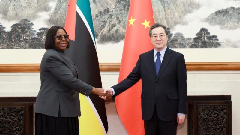 Vice-primeiro-ministro chinês reúne-se com primeira-ministra moçambicana
