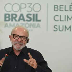 Lula diz que Brasil reforçará cooperação com China e comunidade internacional para enfrentar mudanças climáticas
