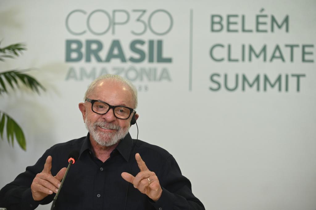 Lula diz que Brasil reforçará cooperação com China e comunidade internacional para enfrentar mudanças climáticas