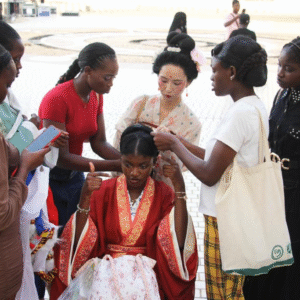 Destaque: Desfile de Moda China-Benin tece laços de amizade através da seda e do algodão