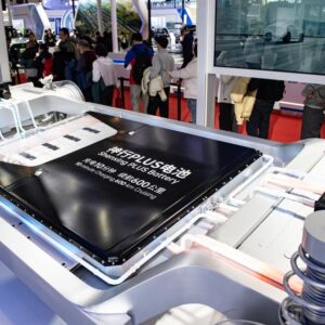 Vendas de baterias para veículos elétricos na China crescem 48,9% nos três primeiros trimestres