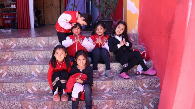 Destaque: Recuperando suas culturas – estudantes bolivianos aprendem com a China