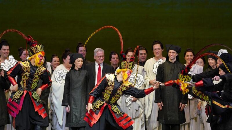 Destaque: Ópera do Rei Macaco estreia em São Francisco