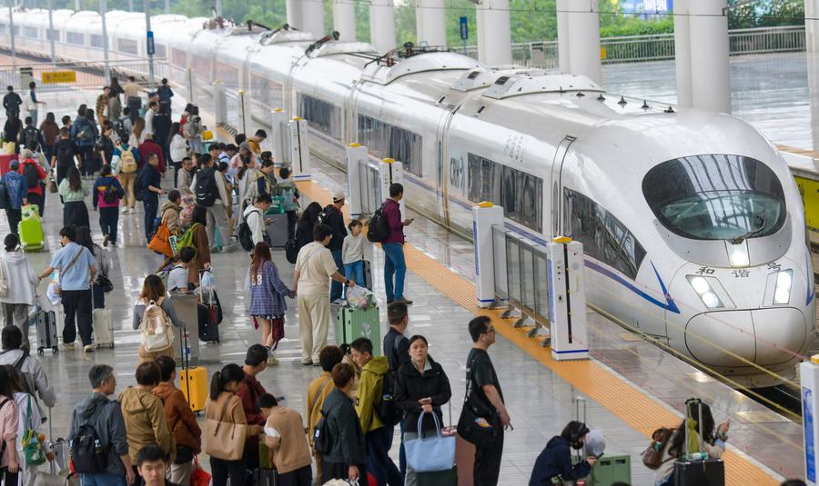 China registra número recorde de viagens ferroviárias de passageiros entre janeiro e outubro