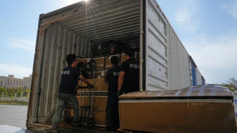 Principal porto terrestre de Xinjiang na China registra mais de 7 mil viagens de trens de carga entre China e Europa