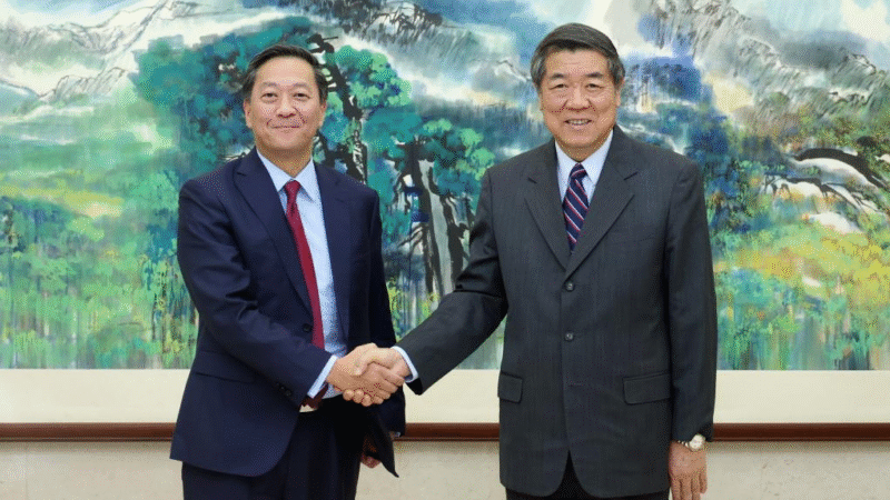 Funcionário chinês de alto escalão reúne-se com co-CEO da KKR