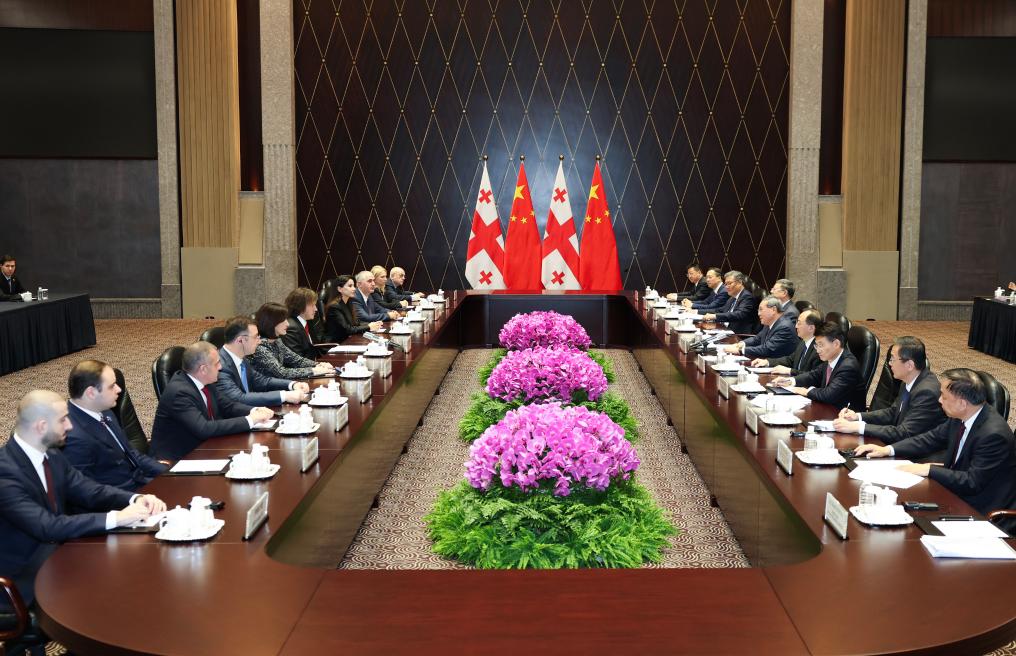 Premiê chinês reúne-se com primeiro-ministro georgiano