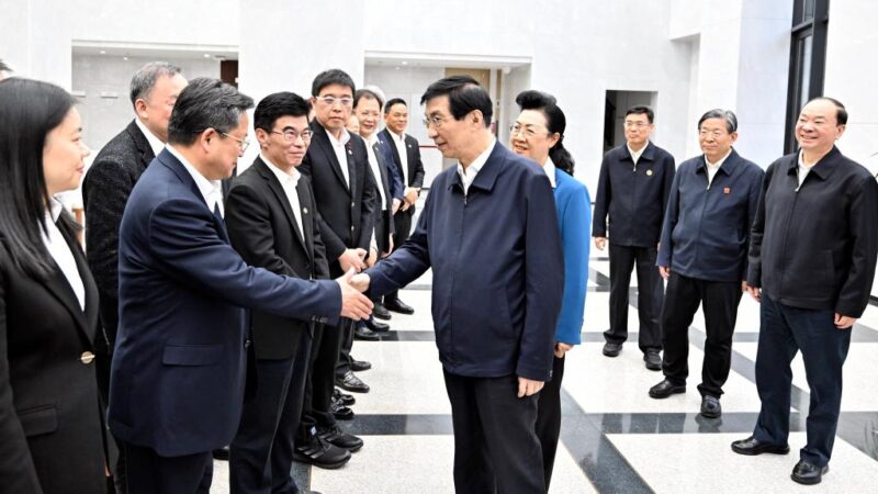 Principal conselheiro político pede reunião de forças para impulsionar modernização chinesa