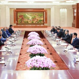 Mais alto legislador da China reúne-se com participantes do Seminário para Representantes dos Países Insulares do Pacífico